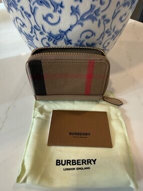 Burberry Tan Check Zip Card Holder with Red & Black Stripe